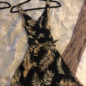 💥FINAL DAY Small black palm leaf print dress